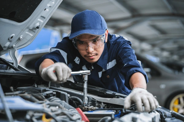 CAR MECHANIC